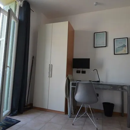Studio 2 Personnes En Face De La Gare Centrale De Nice-ville Proche Tramway Appartement Nice